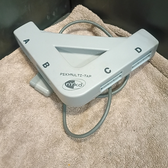 PSX Multi-Tap Controller Adapter - Gray - Picture 2 of 3